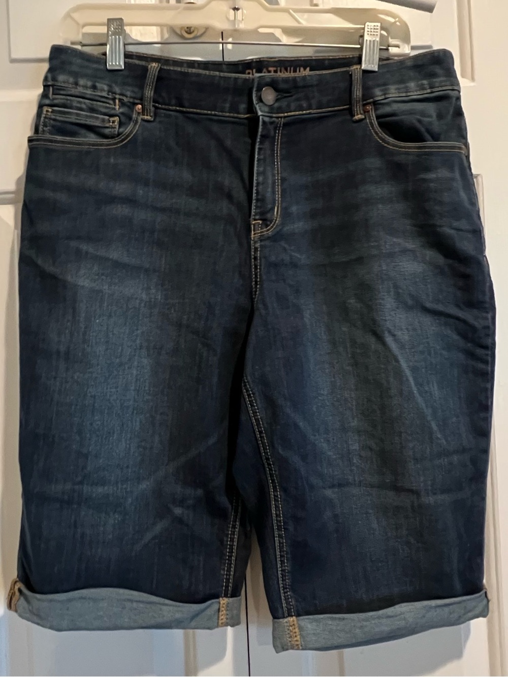 CHICOS💙Dark Blue Denim Roll-Cuff Women's Shorts